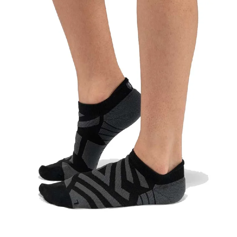 On Women's Performance Low Sock - Black/Shadow