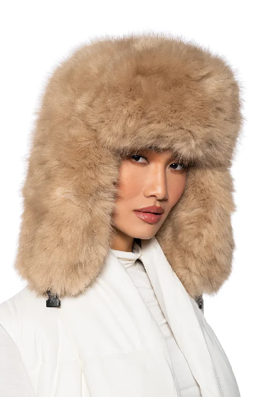 AVI FAUX FUR HAT IN IVORY